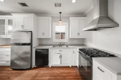 334 E 24th Street Houston TX 77008