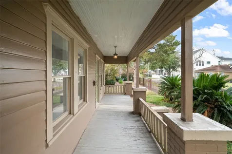 334 E 24th Street Houston TX 77008