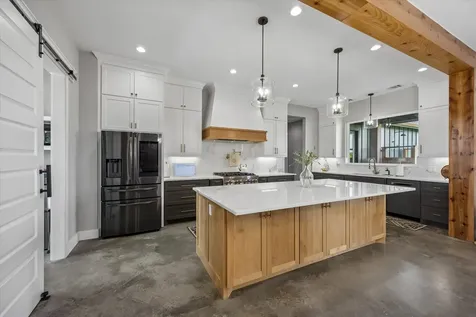 2610 County Road 163 Alvin TX 77511