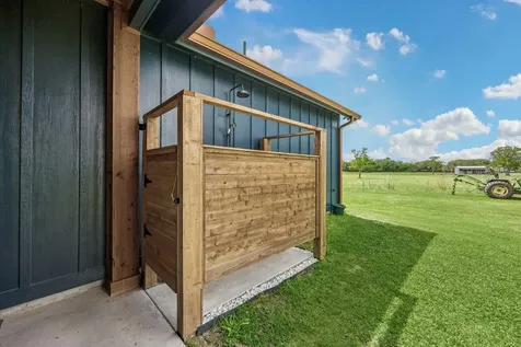 2610 County Road 163 Alvin TX 77511