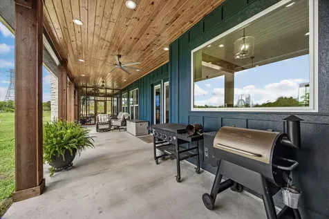2610 County Road 163 Alvin TX 77511