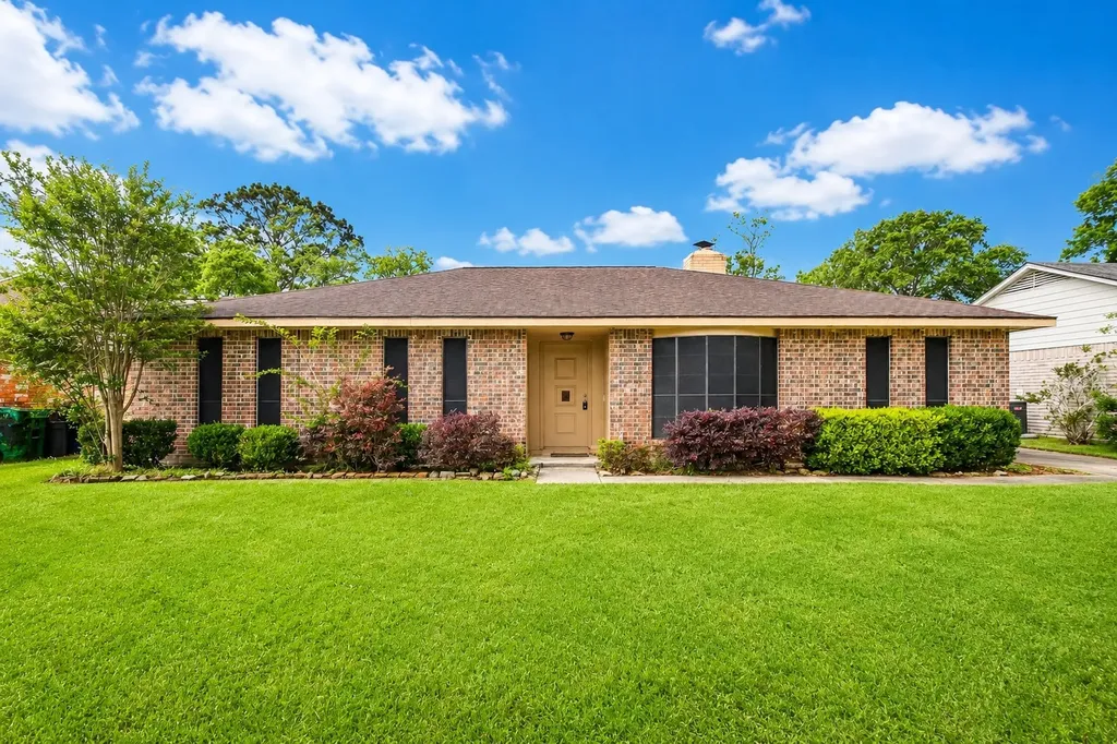 16730 Townes Road Friendswood TX 77546