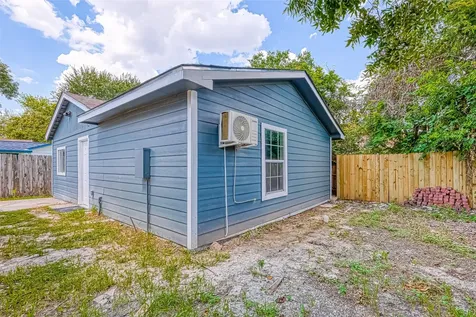 6715 Victoria Street Houston TX 77020