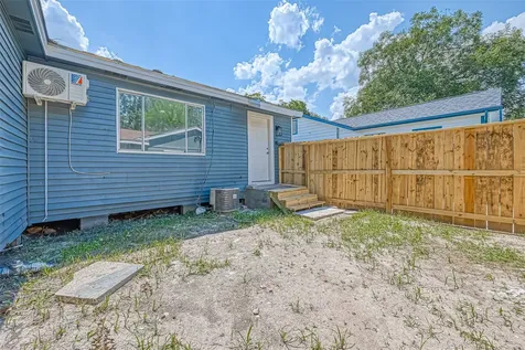 6715 Victoria Street Houston TX 77020