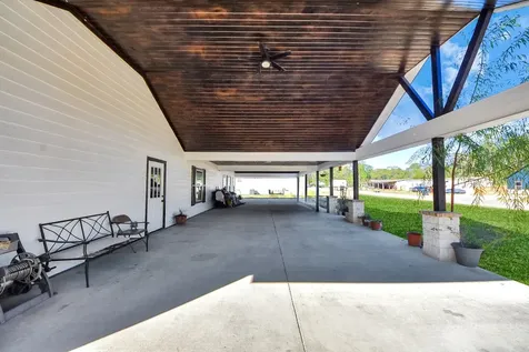 213 Newman Court Conroe TX 77303