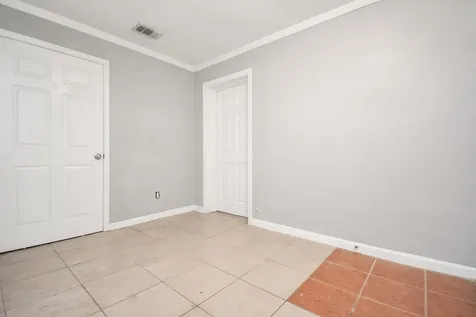 8622 Elbert Street B Houston TX 77028