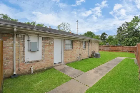 8622 Elbert Street B Houston TX 77028