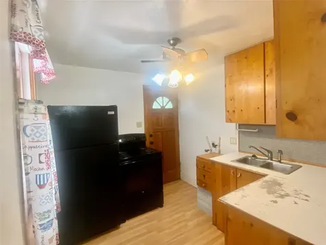 5618 Avenue L Up Galveston TX 77551