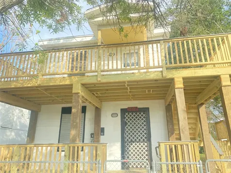 5618 Avenue L Up Galveston TX 77551
