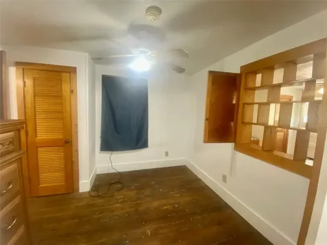 5618 Avenue L Up Galveston TX 77551