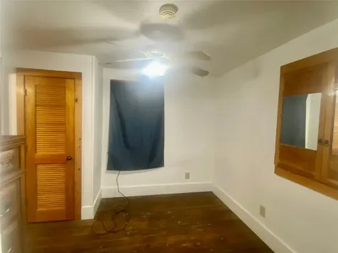 5618 Avenue L Up Galveston TX 77551