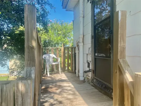 5618 Avenue L Up Galveston TX 77551