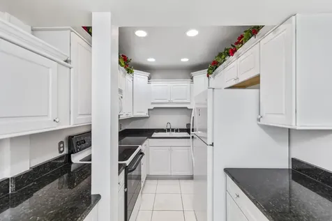 2601 Bellefontaine Street C104 Houston TX 77025