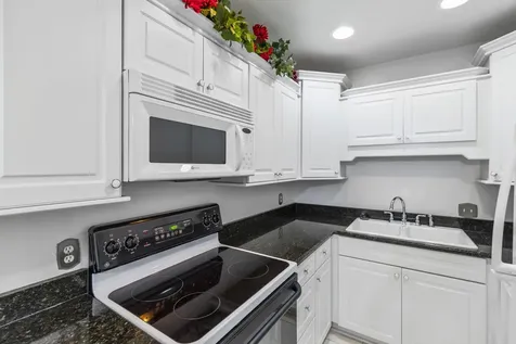 2601 Bellefontaine Street C104 Houston TX 77025