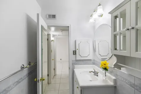 2601 Bellefontaine Street C104 Houston TX 77025