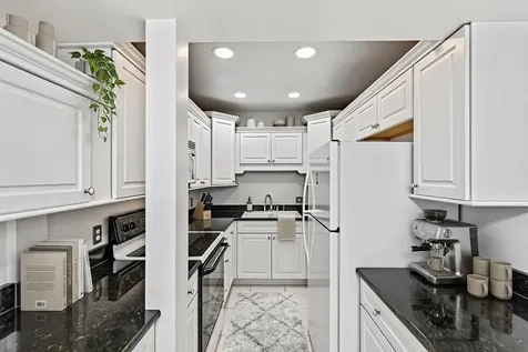 2601 Bellefontaine Street C104 Houston TX 77025
