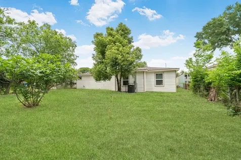 5646 Flamingo Drive Houston TX 77033