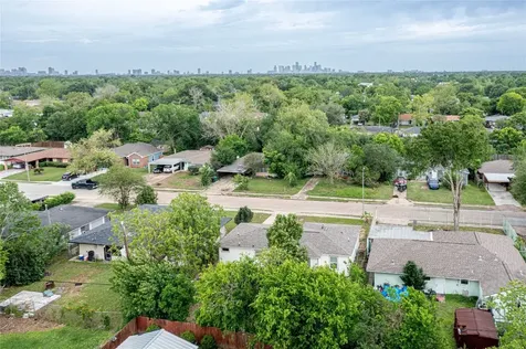 5646 Flamingo Drive Houston TX 77033