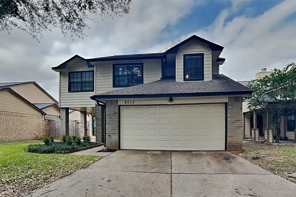 2010 Creekshire Drive Sugar Land TX 77478