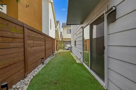 4418 Koehler Street C Houston TX 77007