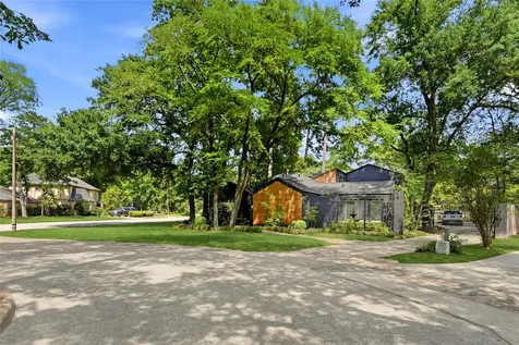 2701 Crossvine Circle The Woodlands TX 77380