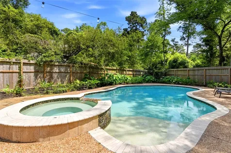 2701 Crossvine Circle The Woodlands TX 77380