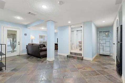 146 Tamana Drive Galveston TX 77554