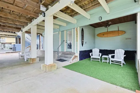 146 Tamana Drive Galveston TX 77554