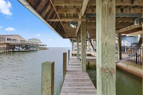 146 Tamana Drive Galveston TX 77554