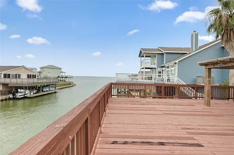 146 Tamana Drive Galveston TX 77554