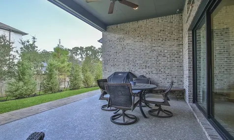 902 Falcon Hollow Lane Pinehurst TX 77362