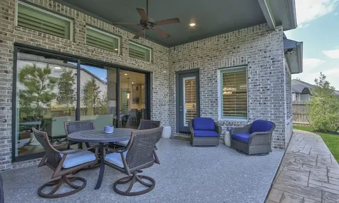 902 Falcon Hollow Lane Pinehurst TX 77362