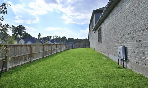 902 Falcon Hollow Lane Pinehurst TX 77362