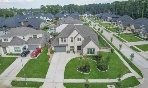 902 Falcon Hollow Lane Pinehurst TX 77362