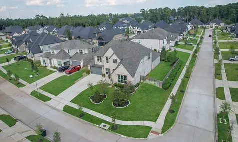 902 Falcon Hollow Lane Pinehurst TX 77362