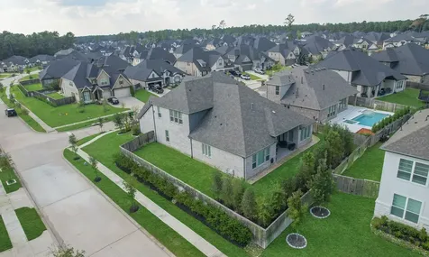 902 Falcon Hollow Lane Pinehurst TX 77362
