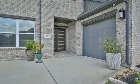 902 Falcon Hollow Lane Pinehurst TX 77362