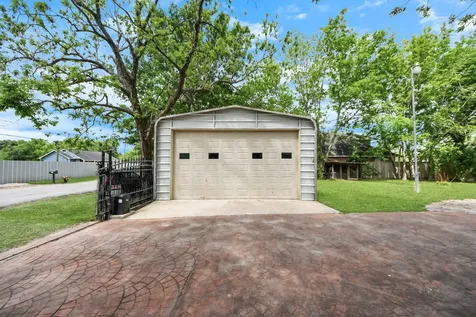 704 Cleo Street Fresno TX 77545