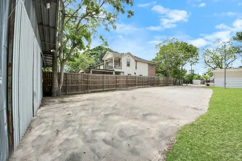 704 Cleo Street Fresno TX 77545