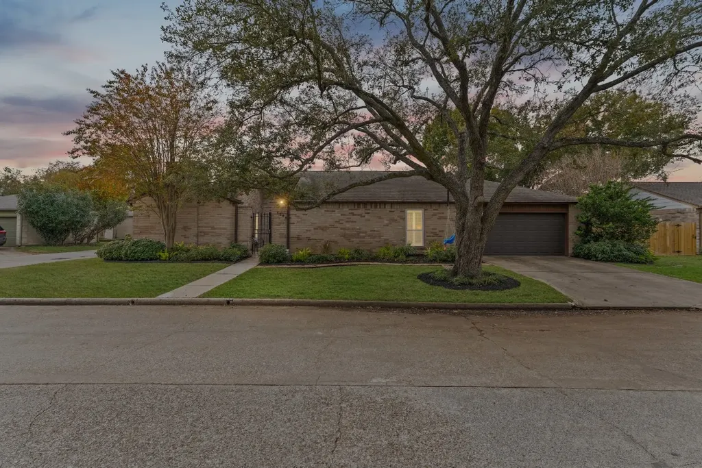 1546 Beaconshire Road Houston TX 77077