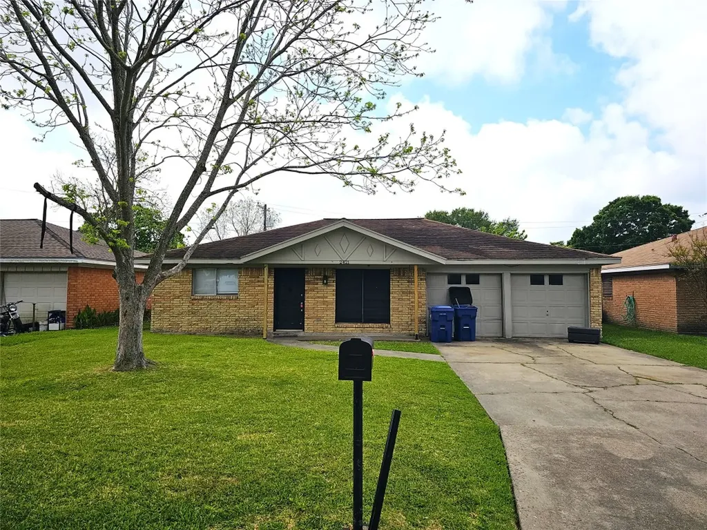 2421 16th Avenue N Texas City TX 77590