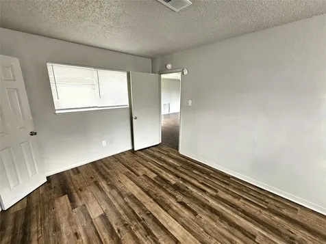 2421 16th Avenue N Texas City TX 77590