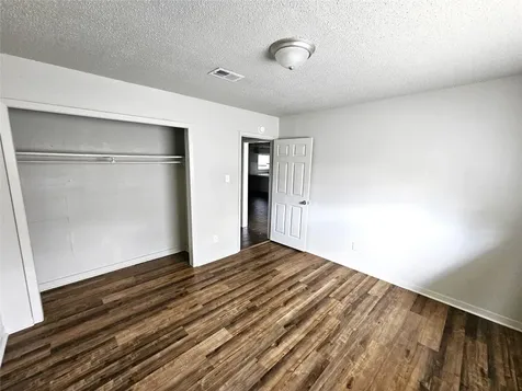 2421 16th Avenue N Texas City TX 77590