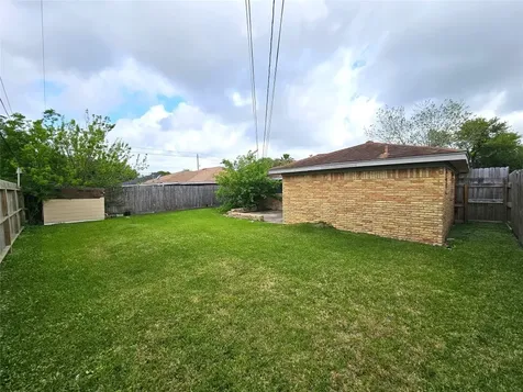 2421 16th Avenue N Texas City TX 77590