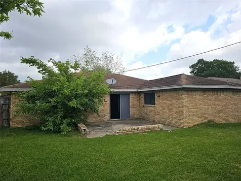 2421 16th Avenue N Texas City TX 77590