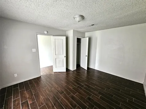 2421 16th Avenue N Texas City TX 77590