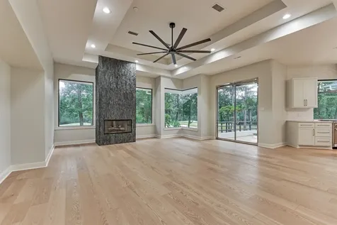 24 Autumn Crescent The Woodlands TX 77381