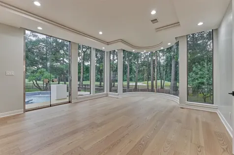 24 Autumn Crescent The Woodlands TX 77381