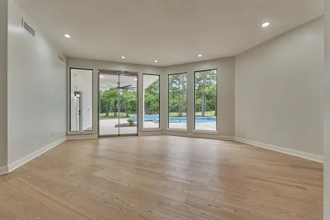 24 Autumn Crescent The Woodlands TX 77381