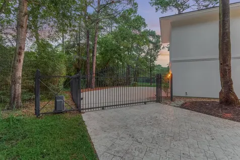 24 Autumn Crescent The Woodlands TX 77381